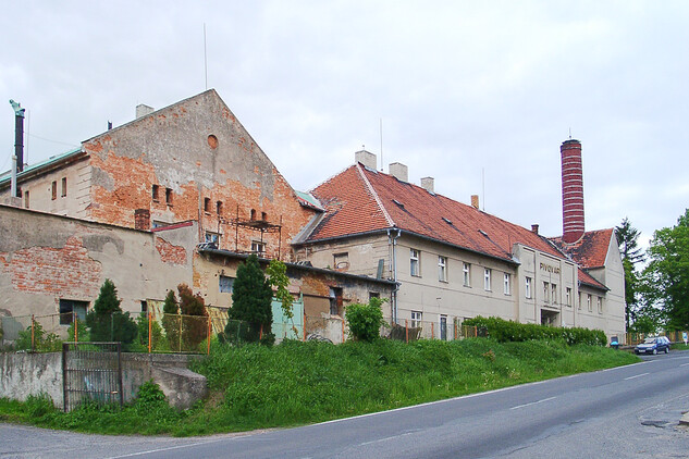 Pohled na pivovar od SZ, 2001