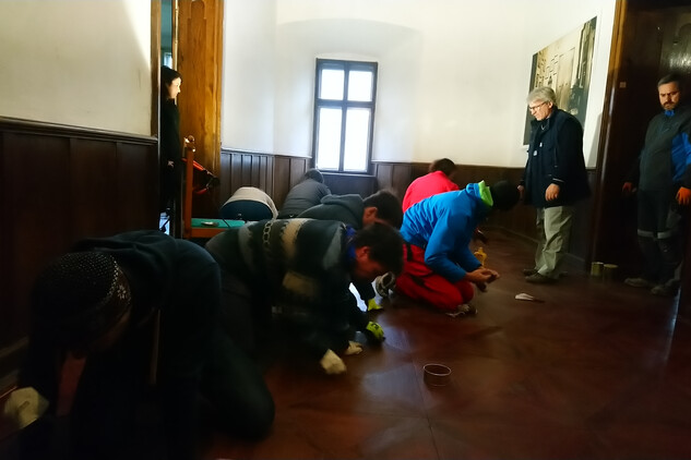 Drátkování parket na zámku Janovice u Rýmařova