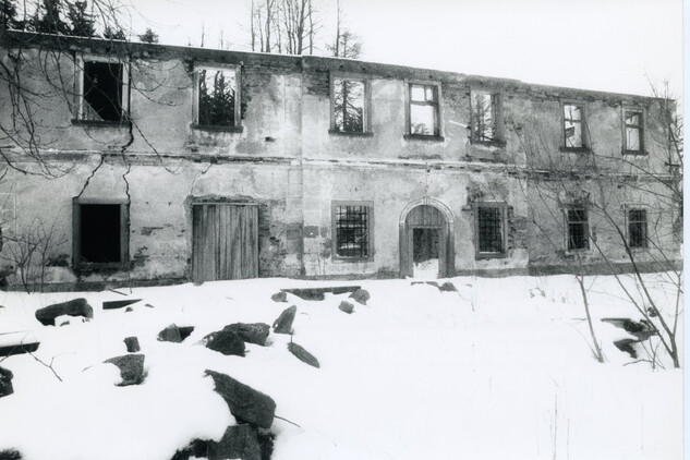 Zámeček Terezínov v Albeři u Nové Bystřice, stav v roce 1983
