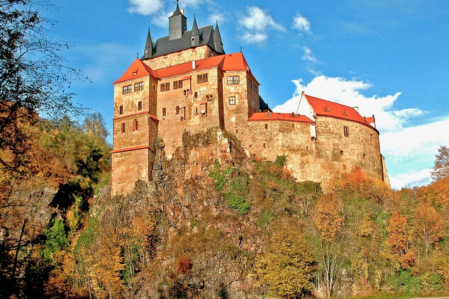 Hrad Kriebstein. Zdroj: Staatliche Schlösser, Burgen und Gärten Sachsen gemeinnützige GmbH. Foto nepodléhá licenci Creative Commons.