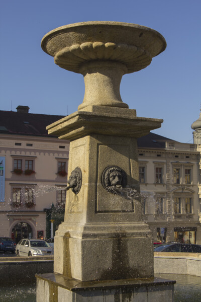 Klatovy, náměstí Míru. Kašna