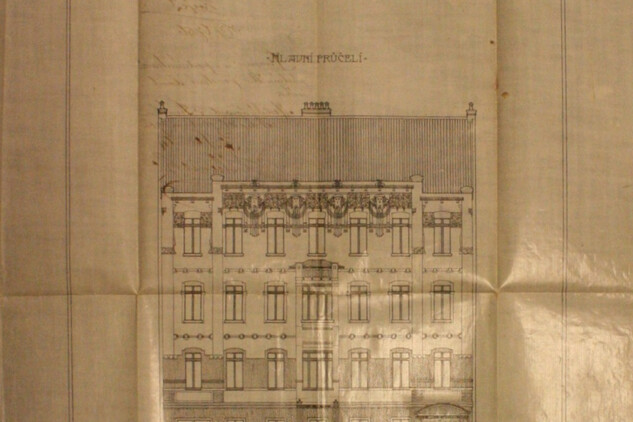Plán hlavní fasády domu čp. 1123, Smíchov, Nádražní 12, z roku 1904 (stavební archiv Prahy 5)