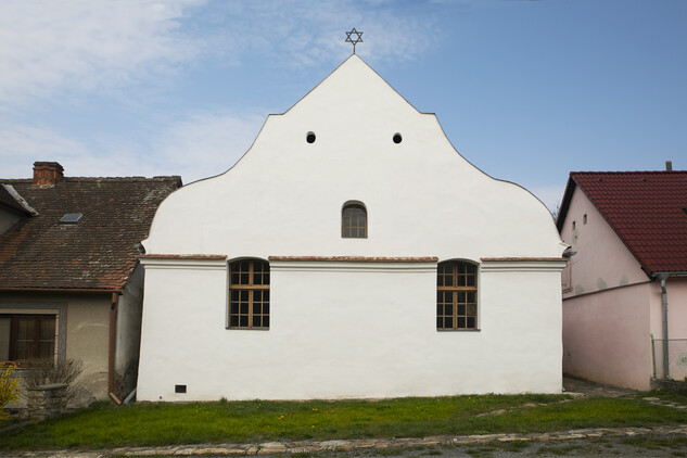 Venkovská synagoga v Polici u Jemnice, průčelí, stav po obnově (autor: Lucie Herbricková)