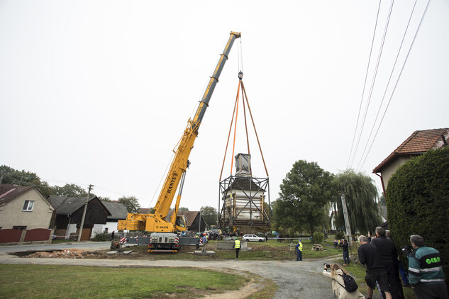 Přesun zvonice v Křídlech na Žďársku 26. 9. 2024