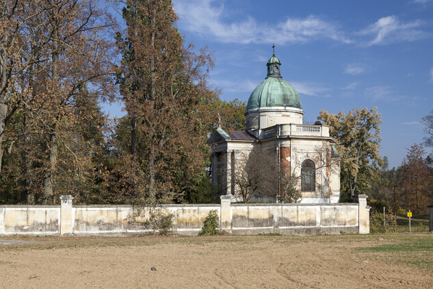 Hrobka Pallavicini v Jemnici před obnovou, foto Viktor Mašát