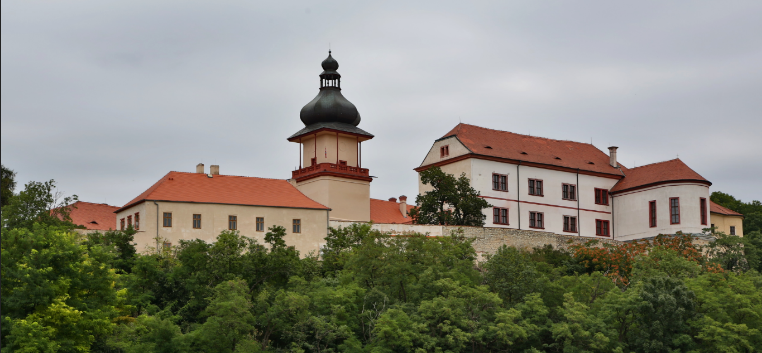 Záchrana památky – zámek Nový Hrad v Jimlíně – celkový pohled