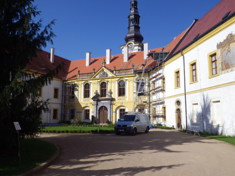 Obnova střešní krytiny na západním křídle děčínského zámku