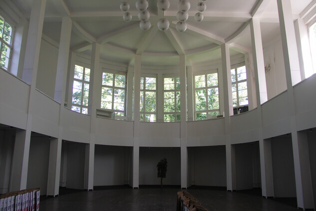 Louny, výstavní pavilon pohled do sálu před rekonstrukcí, rok 2011.